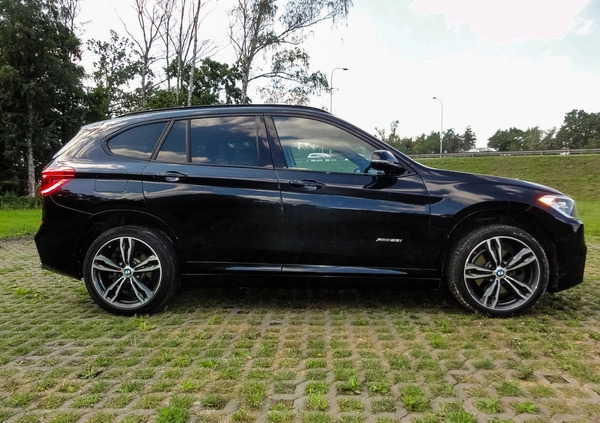 BMW X1 cena 88500 przebieg: 88500, rok produkcji 2017 z Warszawa małe 211